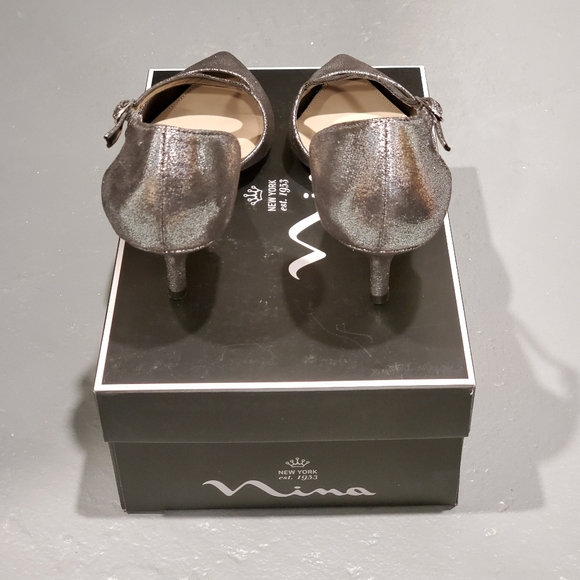 NEW! Nina Tirisa Metallic Evening Pumps - Picture 6 of 10